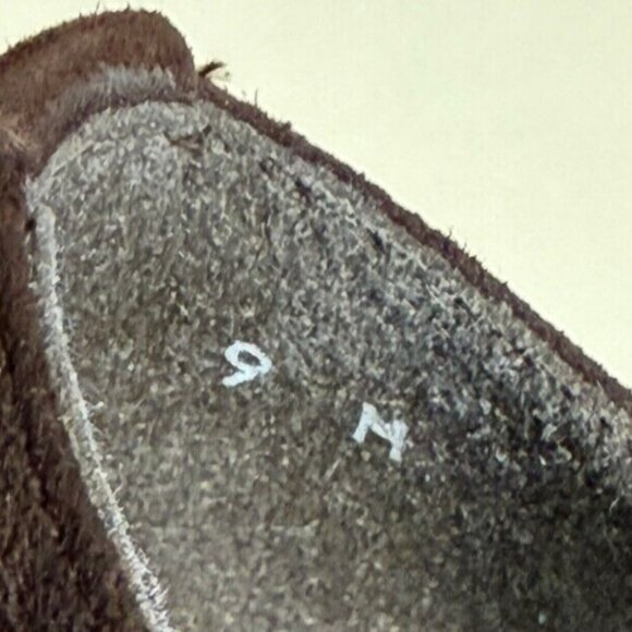 STUART WEITZMAN Women’s 9 Dark Brown Suede Pleated Gold Bow Wedge Heel Shoes - Picture 16 of 16